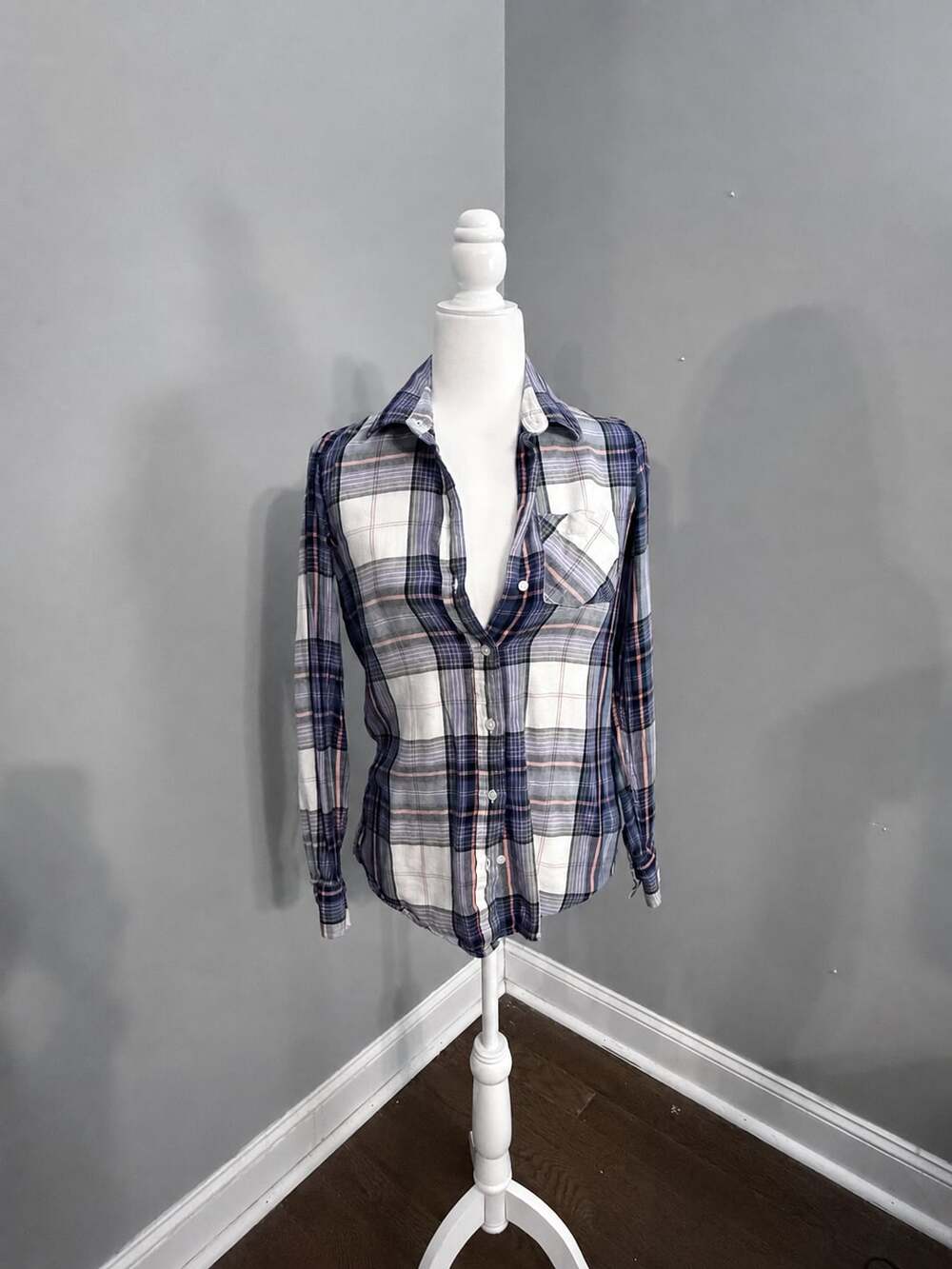 Gap Womens Plaid Button Down Long Sleeve Shirt Blue and White